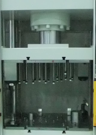 汽车部件压铸件整形模具