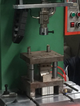 汽车零部件模具