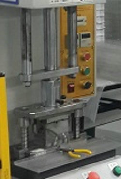 继电器电子电器装配模具